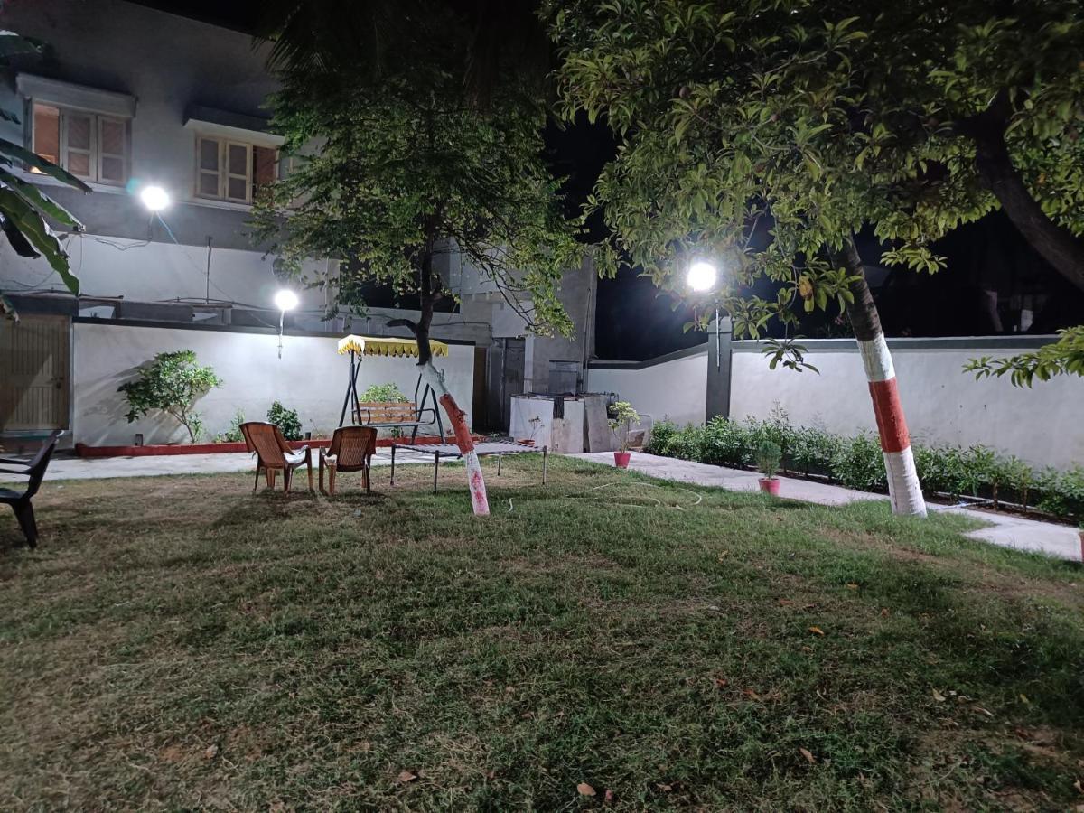 Chitrakut Bungalows Dwārka Esterno foto